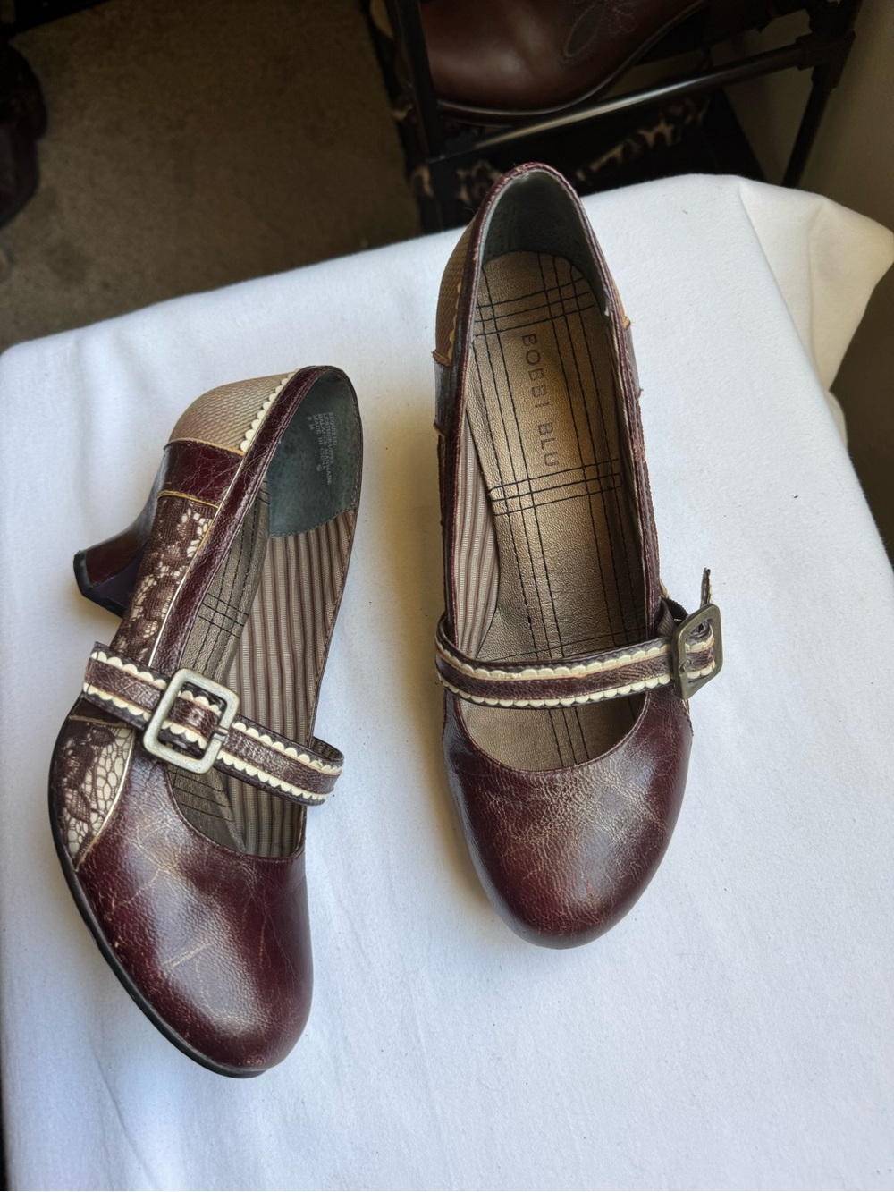Y2K 2000s Bobbi Blu Vintage-inspired burgundy Mary Jane heels Size 8